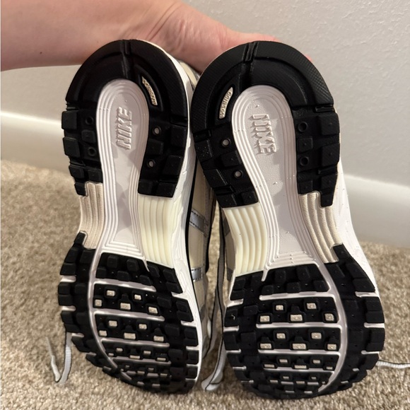 Nike Women’s P-6000 Sneakers - Picture 6 of 6